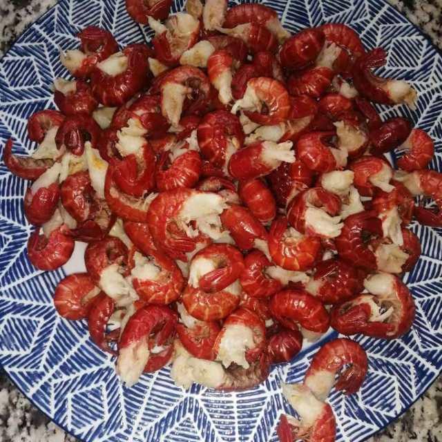 翻糖小黄人的做法：宠物护理人员的创意点心教学