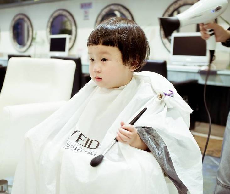 2个字的网名伤感：情感密码中的独特韵味